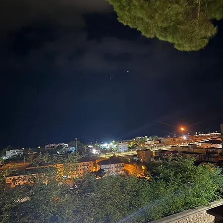 לינה וארוחת בוקר Olympus פאולה