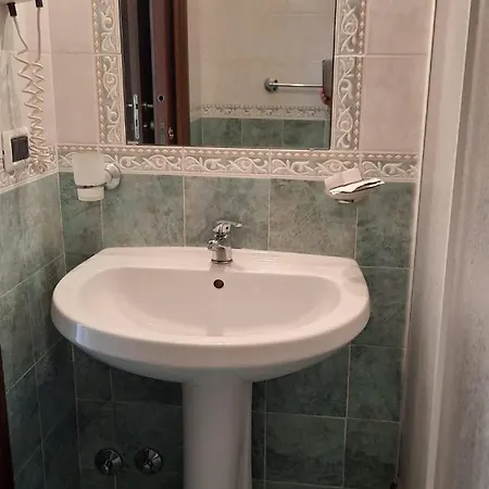 Olympus לינה וארוחת בוקר *